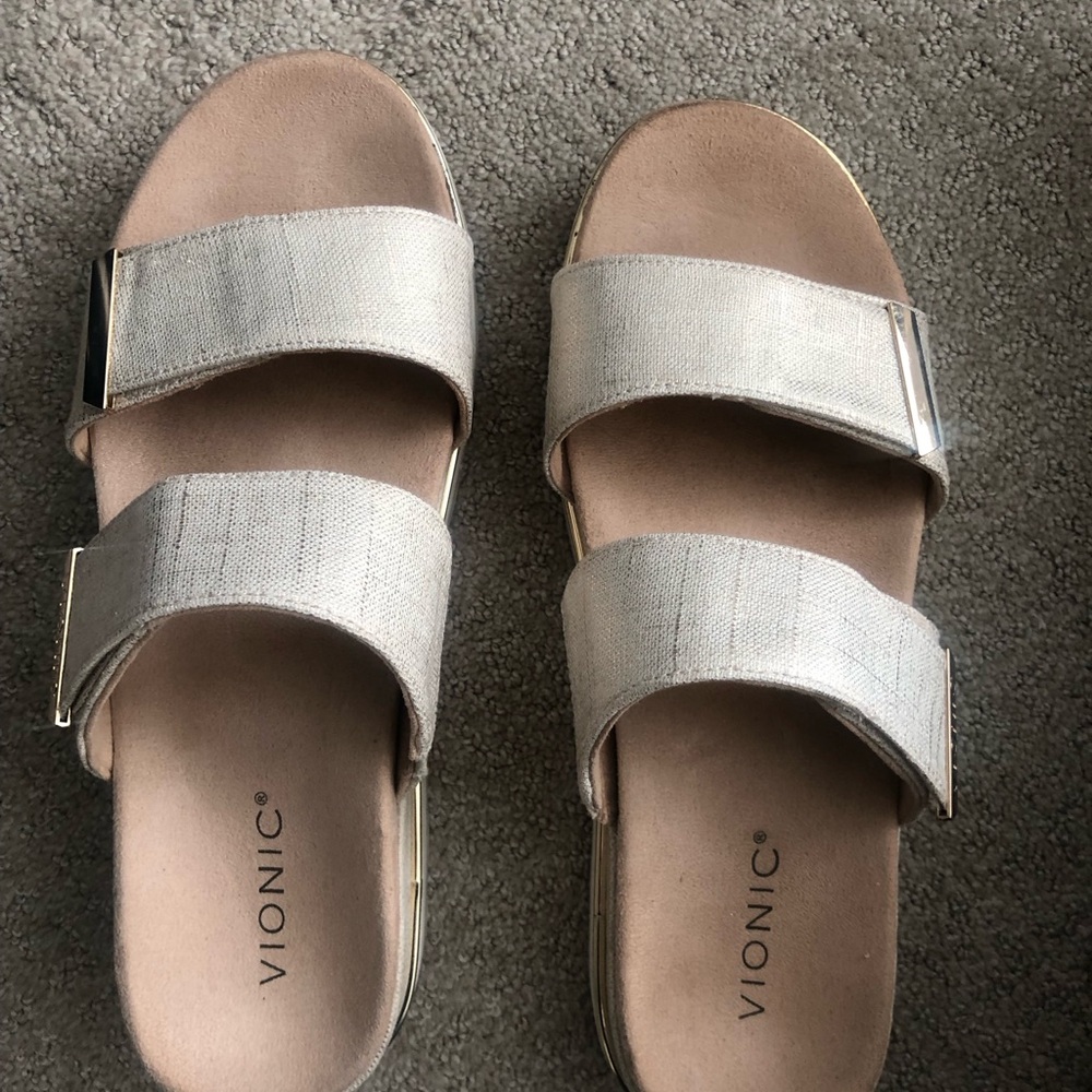 Vionic Brandie slip on sandals